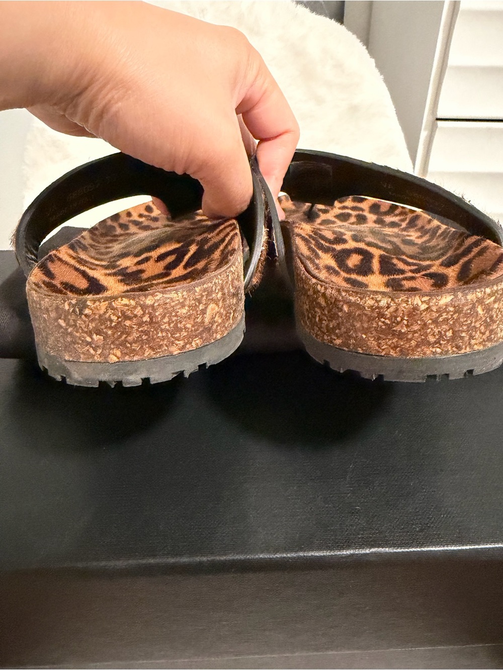Yves Saint Laurent Animal print sandal - Picture 4 of 10
